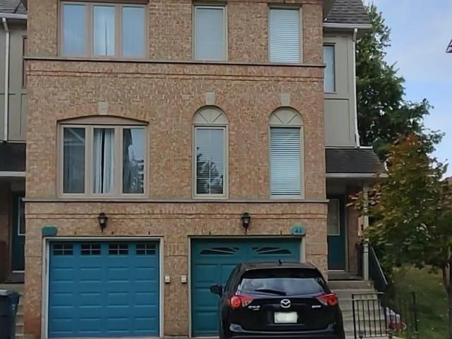 46 1050 Bristol Road W, Mississauga | 3Beds/3Bath, Townhouse, $819,000 | Condos. Ca