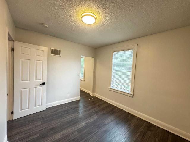 46 HARVEY ST 1 Bedroom Apartment for Rent at 46 Harvey St, Hamilton, ON L8L 2L8 Gibson