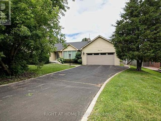46 Roosevelt Drive, Richmond Hill, ON, L4C 6V4 house for sale | Listing ID N12942 | Royal LePage