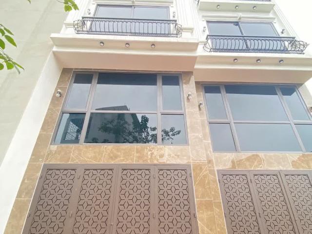 46m2, 6 Tầng Thang Máy Cạnh TTTM Aeon Long Biên Chỉ 12. X Tỷ, Ô Tô Cạnh Nhà