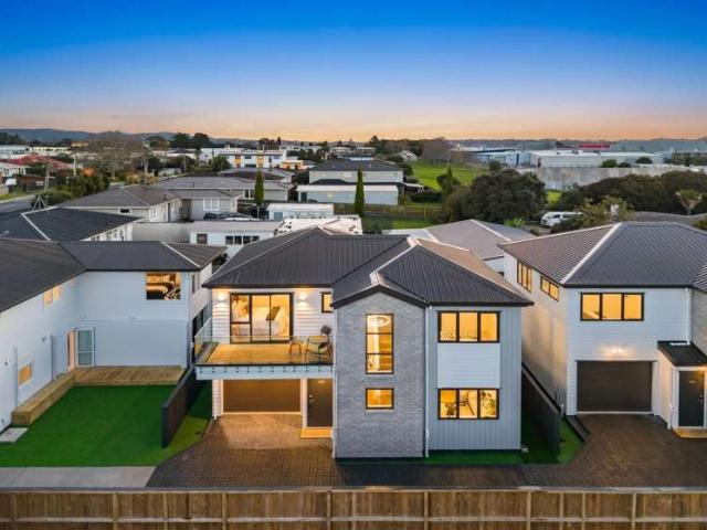 46a & 46b Woodford Avenue, Henderson, Waitakere City