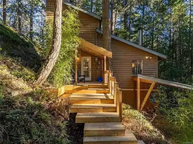 4708 Captains Cres, Pender Island, BC, V0N 2M2 house for sal.