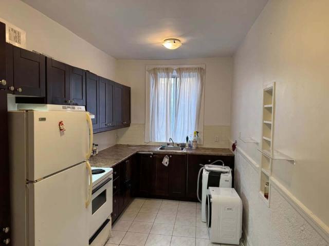 4702 Queen Mary Road Beautiful 1 Bedroom Apartment!