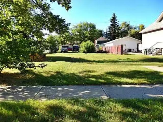 4703 54 Avenue, Vermilion, AB, T9X 1S2 vacant land for sale.