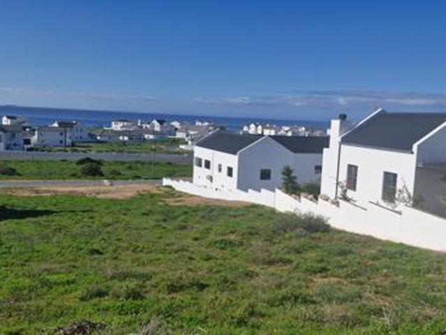 470 m² Land available in Da Gama Bay