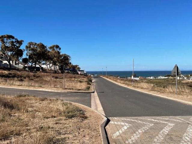 470 m² Land available in St Helena Views