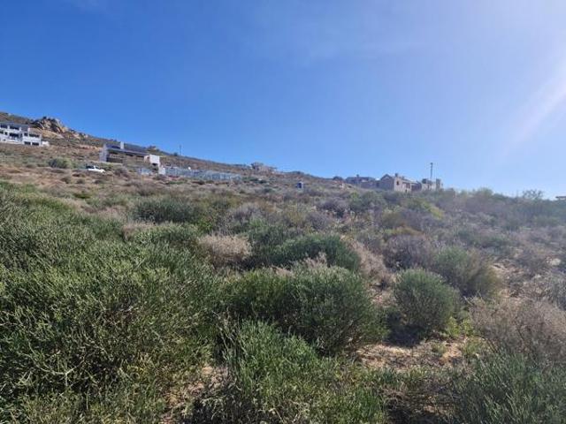 470 m² Land available in St Helena Views