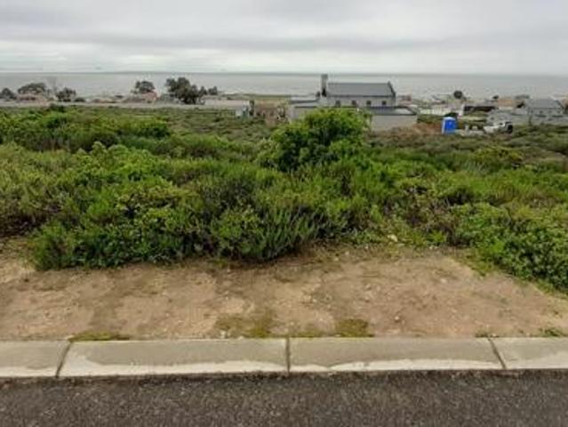 470 m² Land available in St Helena Views