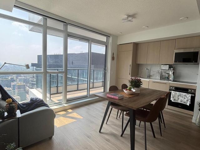 4710 38 Widmer Street, Toronto | 2Beds/1Bath, Condo, $2,900/mo | Condos. Ca