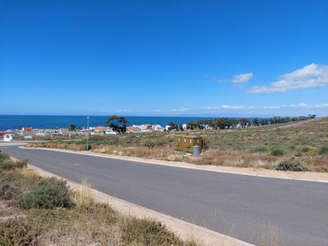 471 m² Land available in St Helena Views
