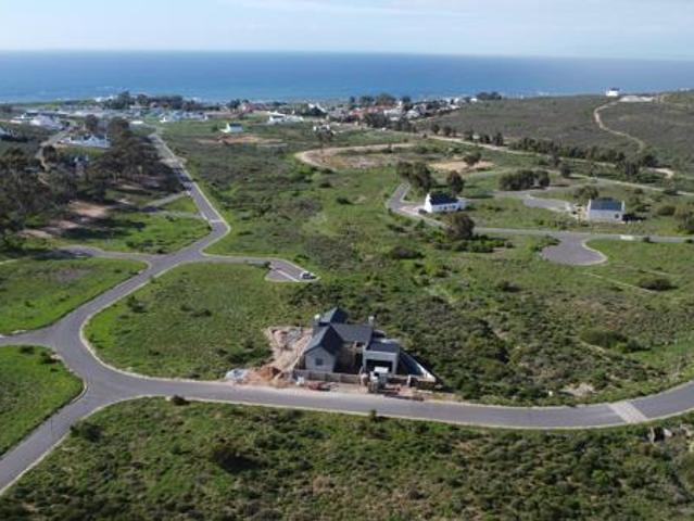 471 m² Land available in St Helena Views