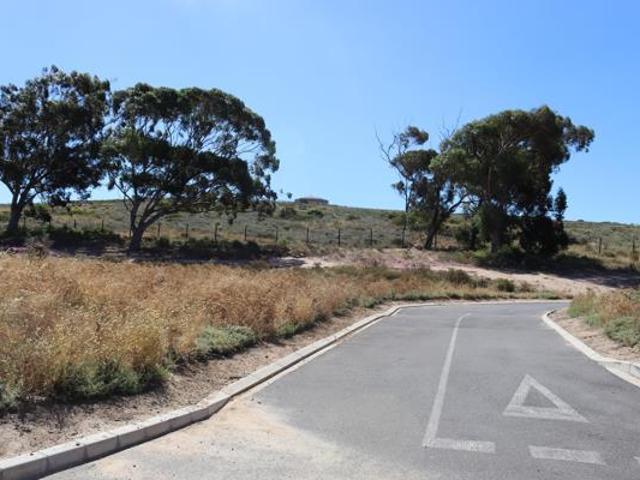 471 m² Land available in St Helena Views