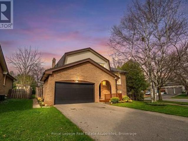 471 Valhalla Court, Oakville, ON, L6L 5M5 house for sale | Listing ID W13022 | Royal LePage