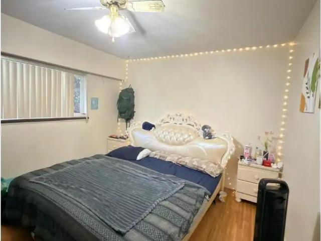 4722 RIDGELAWN DRIVE