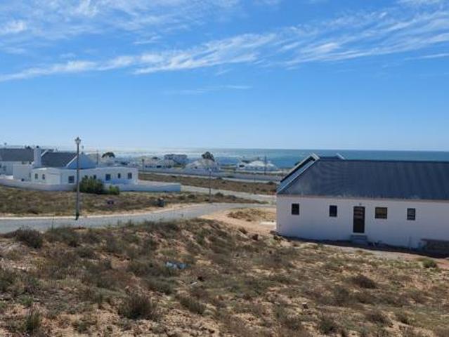 472 m² Land available in Da Gama Bay