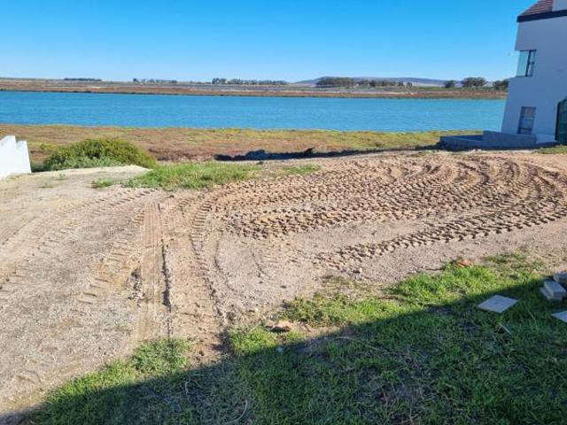 472 m² Land available in Port Owen