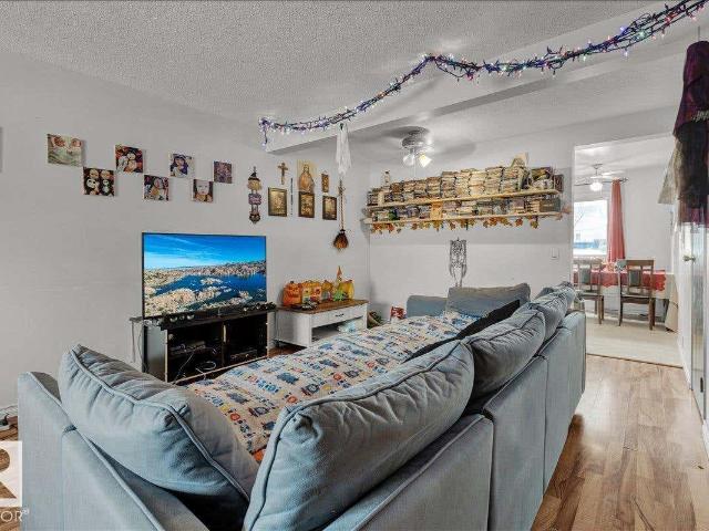 4737 35 AV NW, Edmonton, AB T6L 3P9 Townhouse For Sale | RE/MAX | E4464