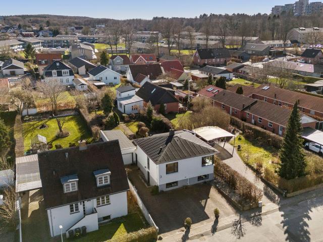 47424 Tagensvej 3 Velkommen til Tagensvej 3 – En hyggelig villa i rolige omgivelser RealMæglerne