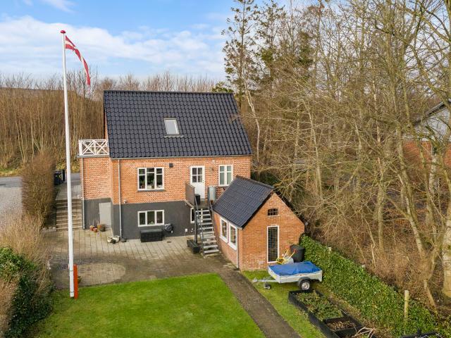 47425 Vejrholm 60 Charmerende villa med plads til hele familien i Aalborg Øst RealMæglerne