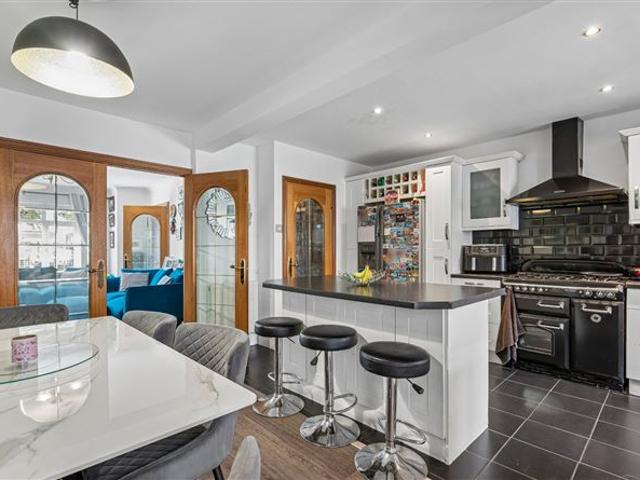 475,000 | 27 Earlsfort Close, Lucan, Co. Dublin DNG Lucan 5009 MyHome. Ie Residential