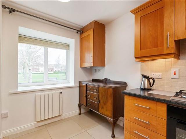 475,000 | 74 Fernleigh Drive, Castleknock, Dublin 15 Flynn & Associates Castleknock 5009 MyHome. Ie Residential
