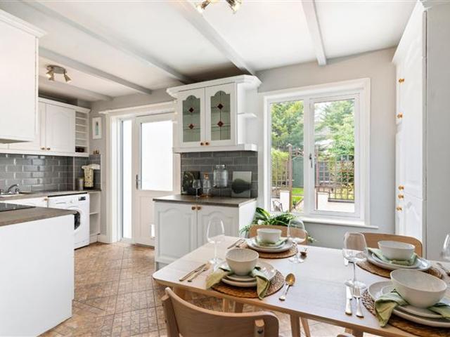 475,000 | 96 Whitechurch Way, Rathfarnham, Dublin 16 DNG Rathfarnham 5009 MyHome. Ie Residential