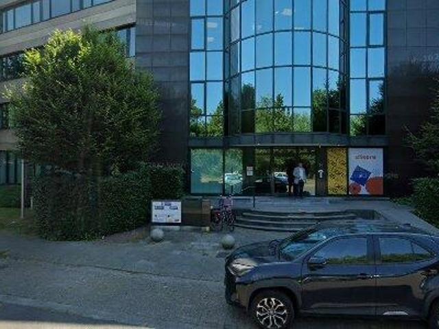 475 1016 m2 office space for rent in Antwerp Berchem