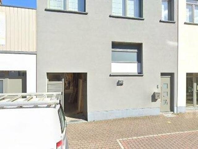 475 m2 warehouse for sale in Oostende