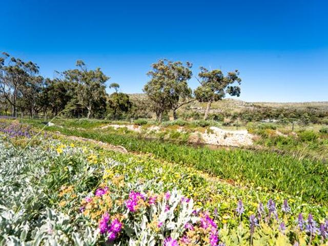 475 m² Land available in Kommetjie