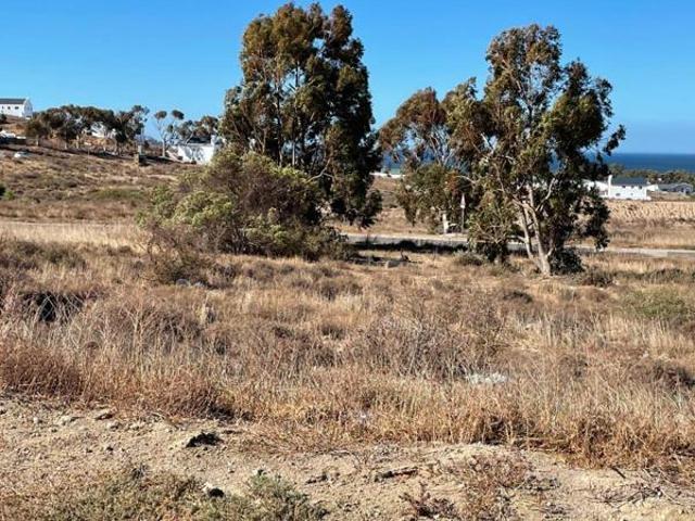 476 m² Land available in St Helena Views