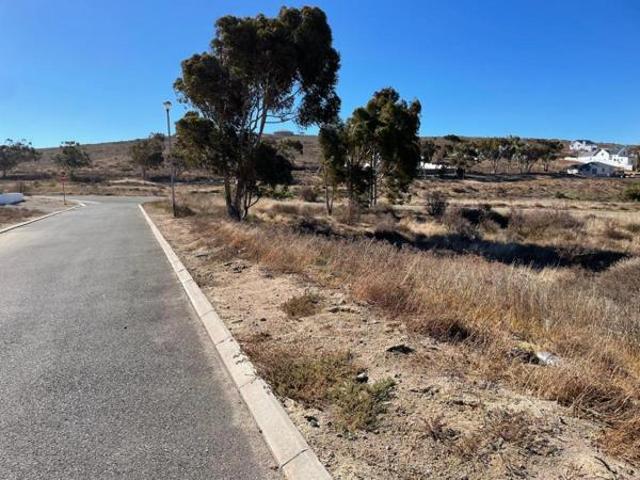 476 m² Land available in St Helena Views
