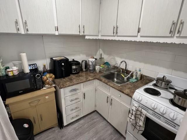 4785 Bouchette 1 Bedroom Apartment for Rent at 4785 Rue Bouchette, Montréal, QC H3W 1C6 Snowdon