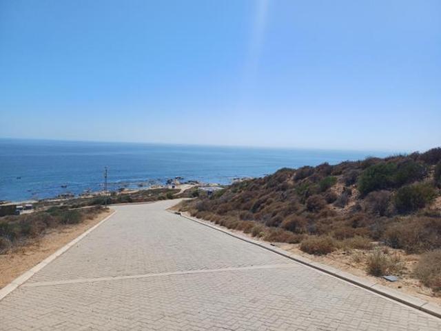 479 m² Land available in St Helena Views