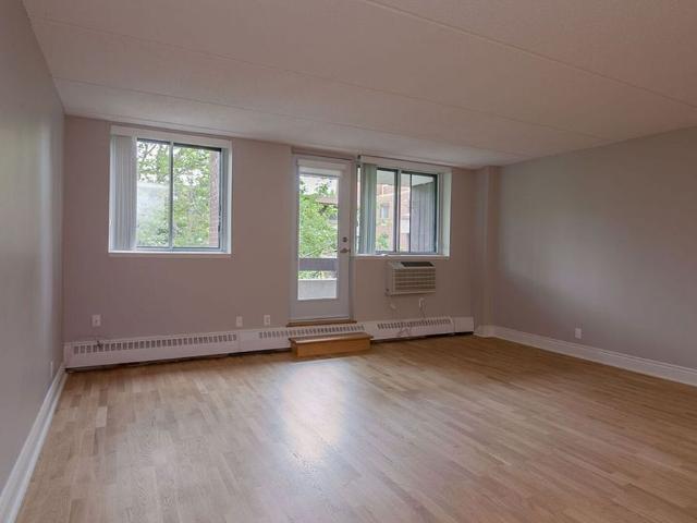 4800 Boulevard de Maisonneuve West