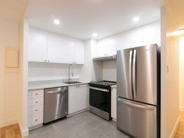 4800 Boulevard de Maisonneuve West 3 Bedroom Apartment for Rent at 4800 Boul De Maisonneuve O, Westmount, QC H3Z 1M1