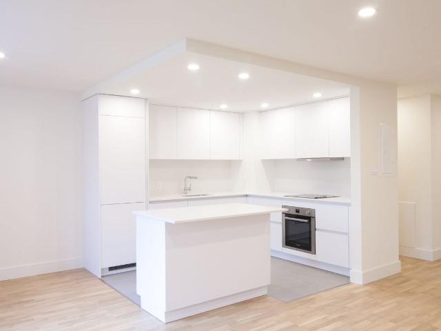 4800 Boulevard de Maisonneuve West 3 Bedroom Apartment for Rent at 4800 Boul De Maisonneuve O, Westmount, QC H3Z 1M1