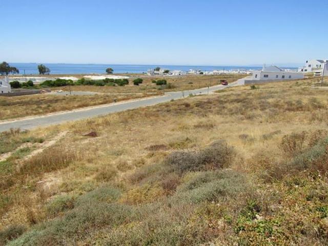 481 m² Land available in Da Gama Bay