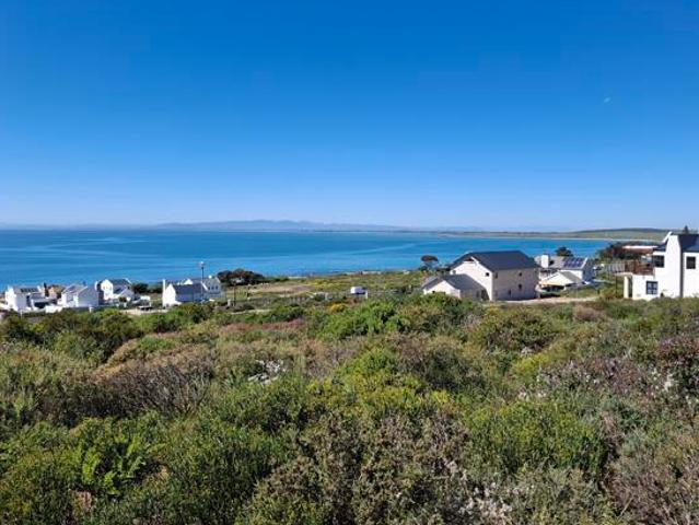 481 m² Land available in St Helena Views