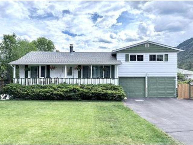 482 Sixth Avenue, Midway, BC, V0H 1M0 house for sale | Listing ID 10393 | Royal LePage