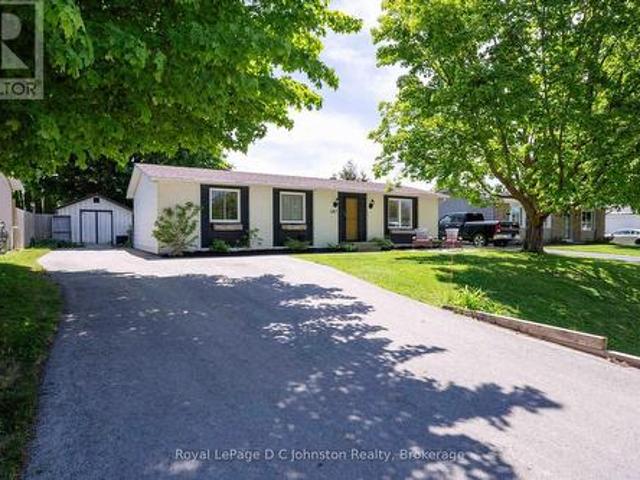 482 Provincial Street, Saugeen Shores, ON, N0H 2C1 house for sale | Listing ID X13431 | Royal LePage