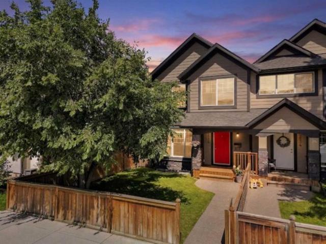 4836 Bowness Road Nw, Calgary, AB, T3B 0B7 house for sale | Listing ID A2328 | Royal LePage