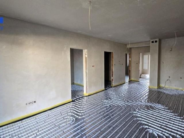 48393 61 m², Ząbki