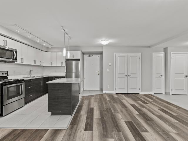 483 Linwell Road 2 Bedroom Deluxe Apartment for Rent