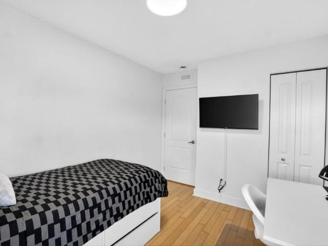 484 Av. Mousseau Vermette, app.6, H9S 0A7, Dorval