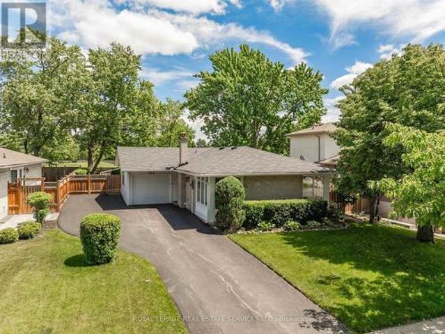 484 Grand Boulevard, Oakville, ON, L6H 1P3 house for sale | Listing ID W13447 | Royal LePage