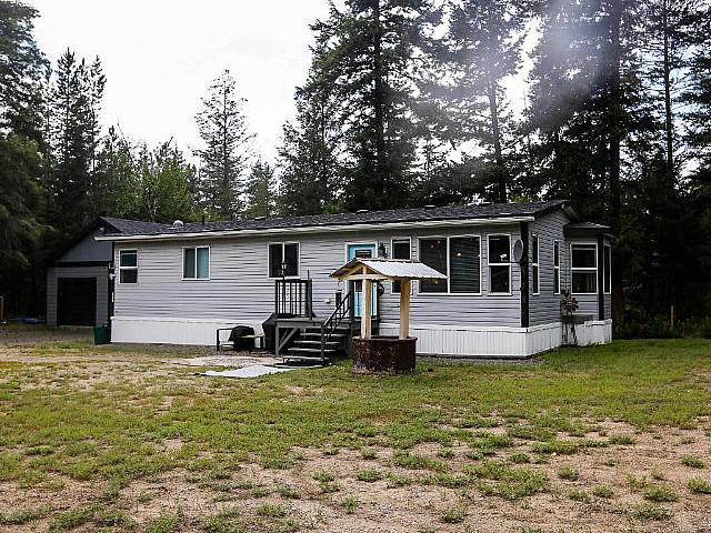 4861 Birch Lane, Barriere