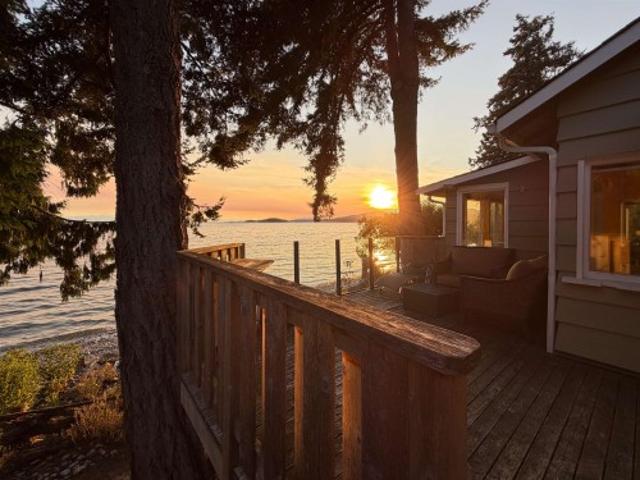 4861 Sunshine Coast Highway, Sechelt, BC, V7Z 0B6 house for sale | Listing ID R3143 | Royal LePage