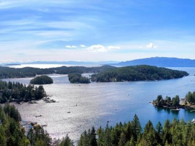 4862 Hotel Lake Road, Garden Bay, BC, V0N 1S1 house for sale | Listing ID R3101 | Royal LePage