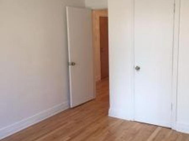 4875 Edouard Montpetit Charming 2 Bedroom Apartment Available for Rent!