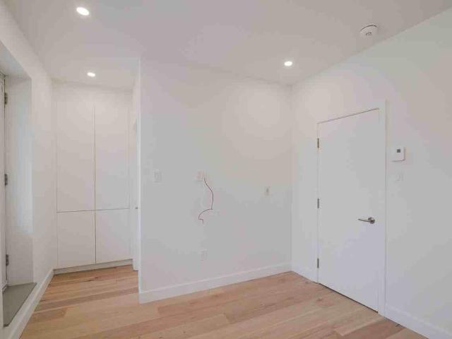 4870 Queen Mary Road 3 Bedroom Apartment for Rent at 4880 Ch Queen Mary, Montréal, QC H3W 1W9 Snowdon
